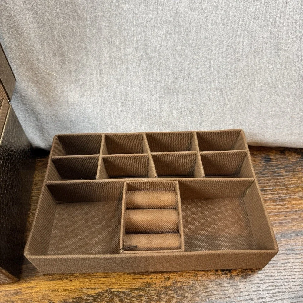 Jewelry Travel Case‎ Organizer Box with Oliver Peoples dust cloth
